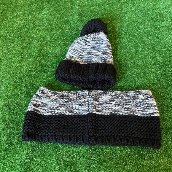 Knitted Beanie Winter Hat w/Pom-Pom & Infinite Scarf Heather Black Grey Kids Set - Picture 2 of 5